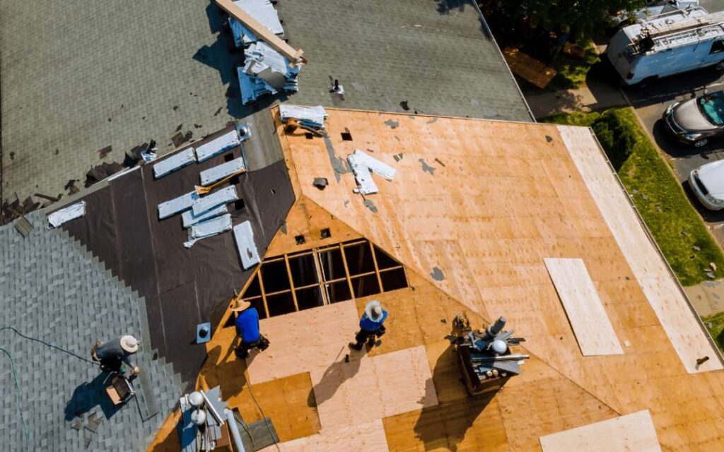 Contractor Doing Roof Repair &Amp; Replacement